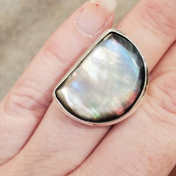 New Mother of Pearl 925 Silver Ring. - Picture 5 of 16